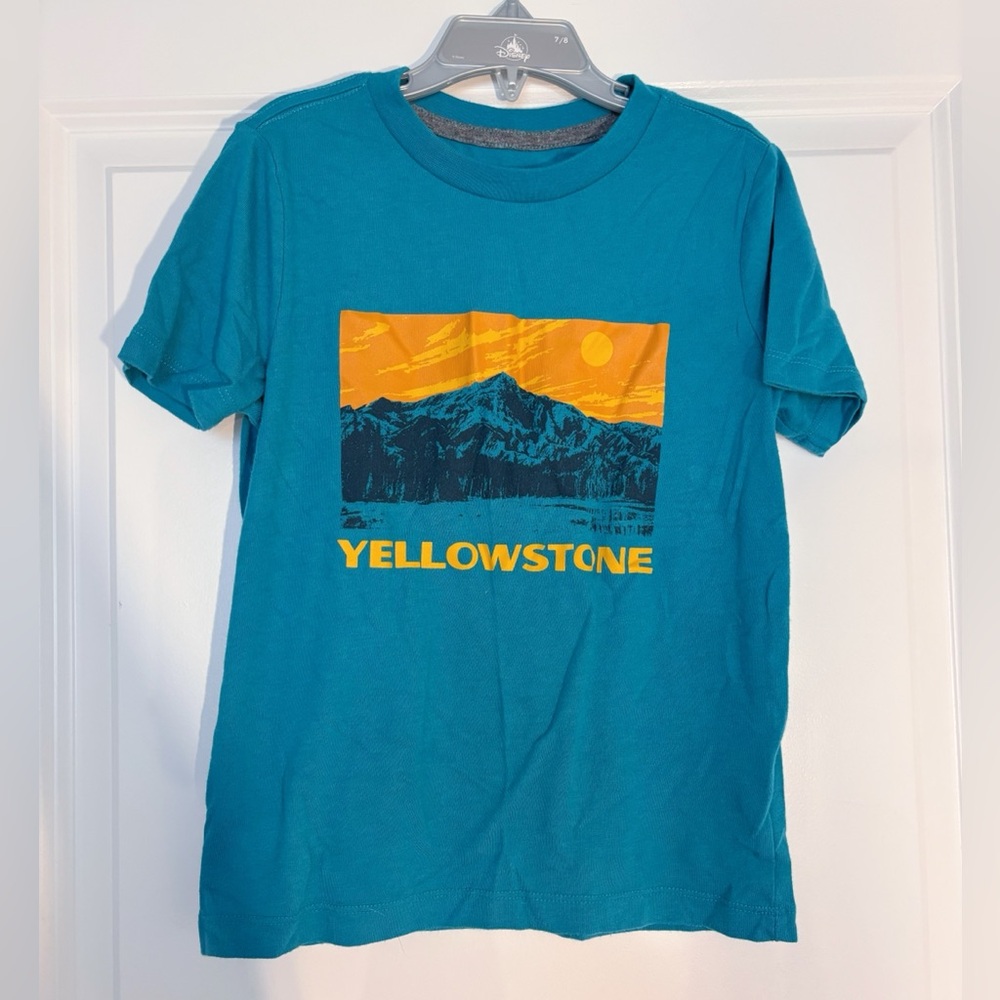 Boys’ Old Navy turquoise graphic “Yellowstone” tee - Size S (6/7)